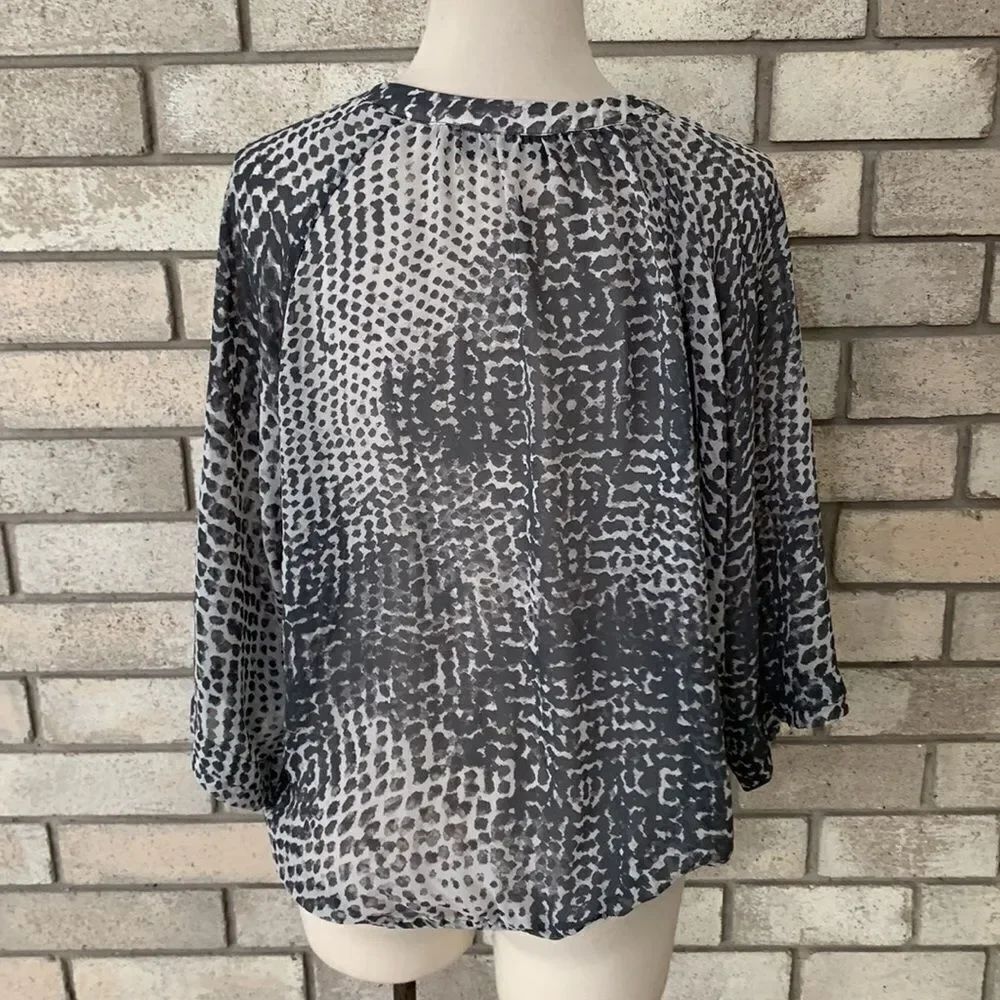 3for$20 blouse medium - Picture 2 of 5
